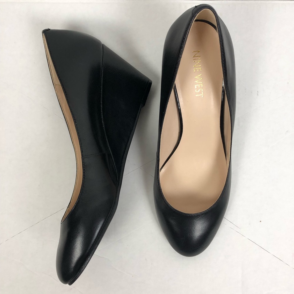 NEW Nine West Black Wispy Round Toe Wedge Heels 6M - Picture 3 of 7